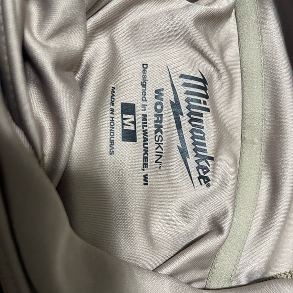 MILWAUKEE M550N WORKSKIN HOODED SUN SHIRT - SANDSTONE MEDIUM - Picture 7 of 7